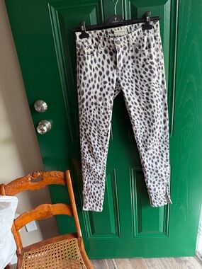 Denim & Supply Ralph Lauren White Skinny Jeans with Gray Leopard Print